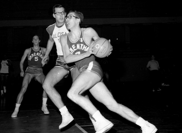 Pieri in entrata con la maglia del Simmenthal.